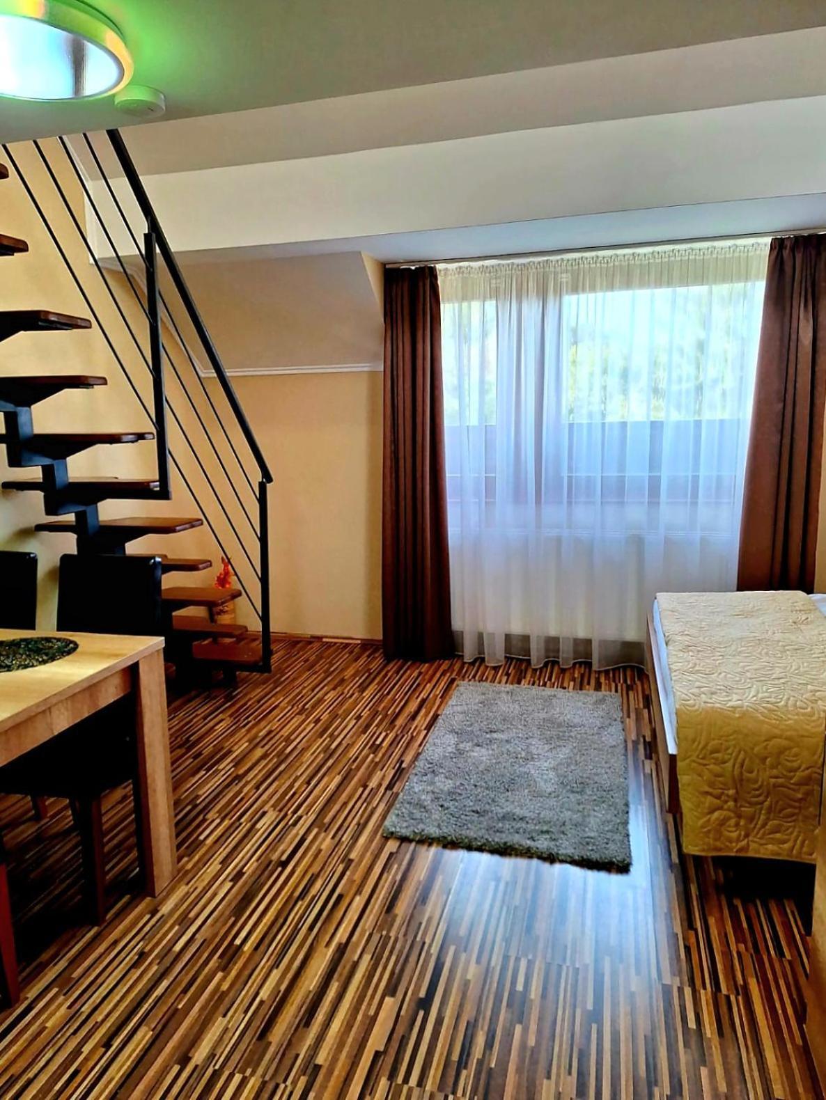 Angyal Apartman Gyula Eksteriør bilde